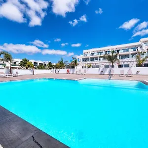 Luminosa Con Vista A La Piscina Costa Teguise